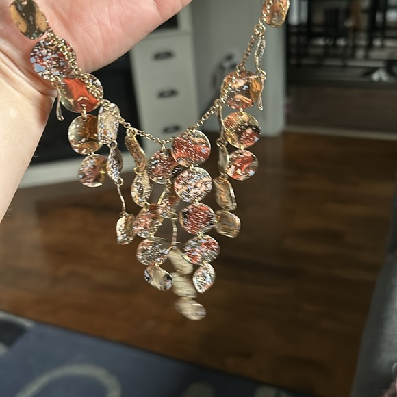 Beautiful neckles - Picture 3 of 5